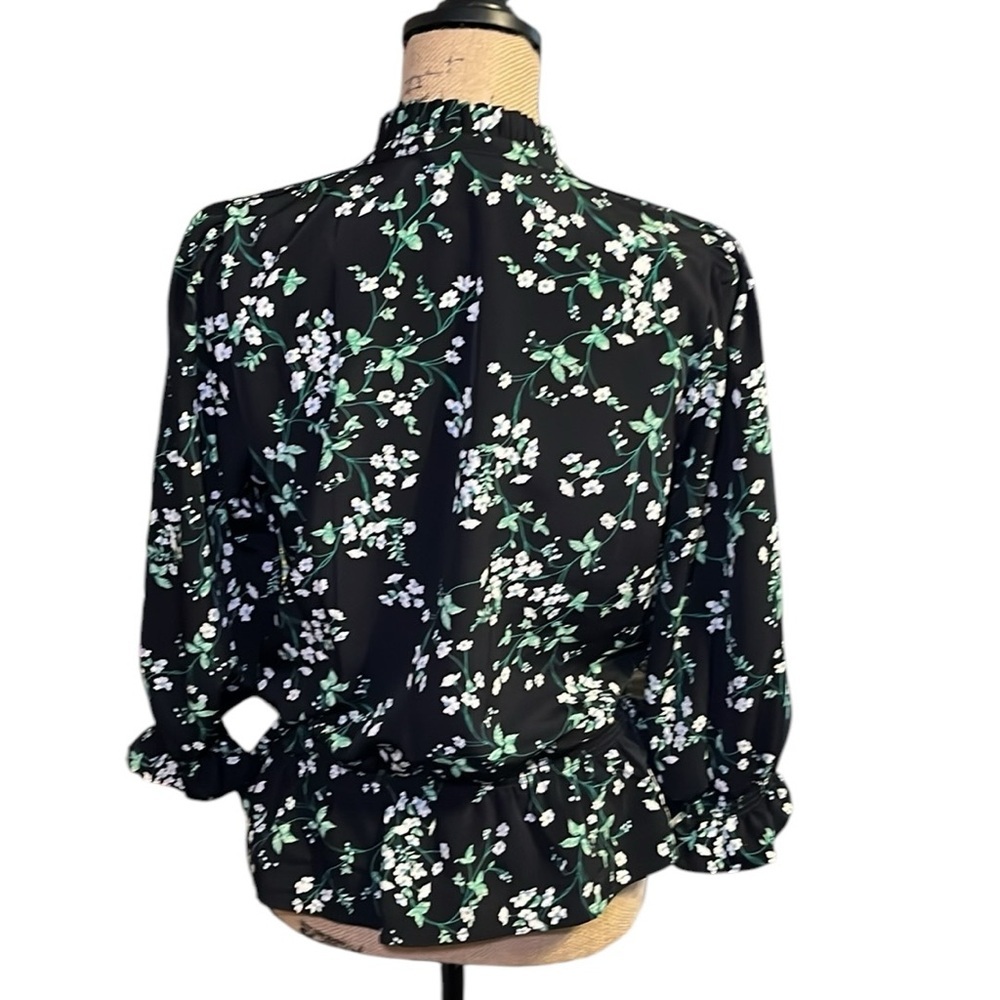 Karl Lagerfeld Ditzy Daisies Peplum Ruffled Collar Smocked Blouse - Picture 5 of 8